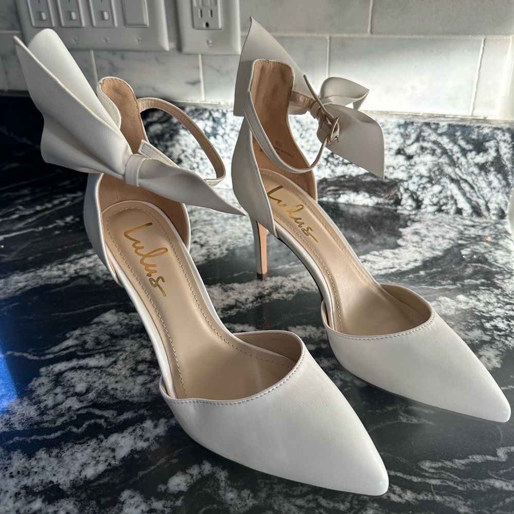 LULUS Bow Heels